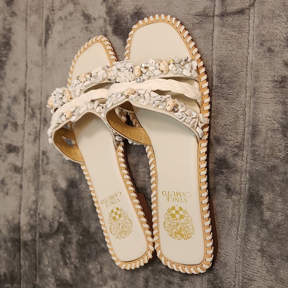 NWOT Vince Camuto Hasyl sandals beige and white fancy flip flopswith real stones - Picture 6 of 11